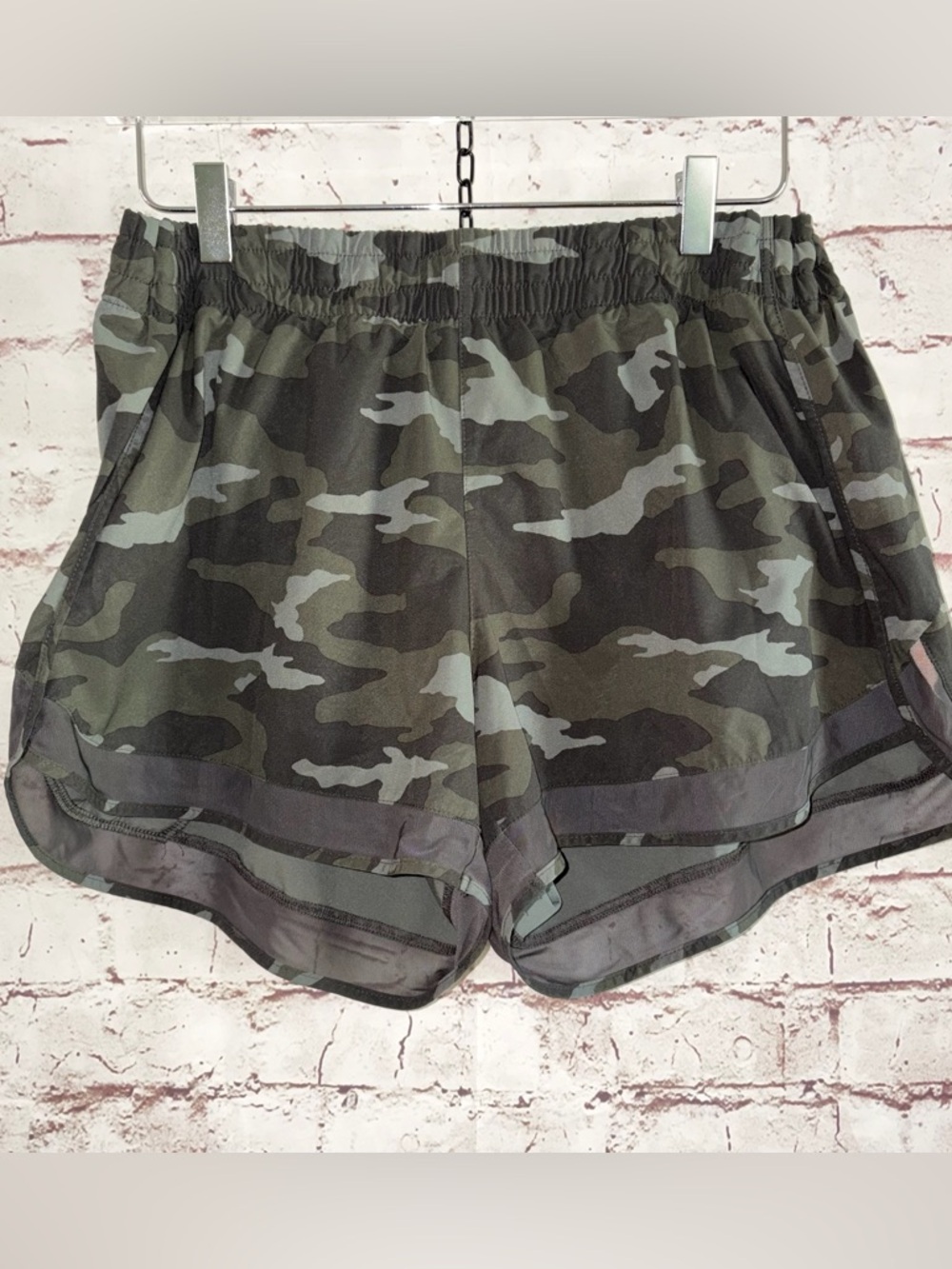 Athleta Women's Green Camo Running Shorts
